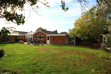 2 bedroom Detached bungalow for sale in Hollies Way, Thurnby, LE7