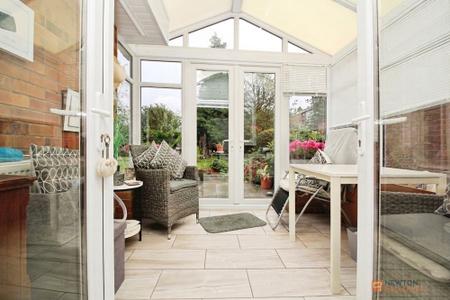 2 bedroom Detached bungalow for sale in Hollies Way, Thurnby, LE7