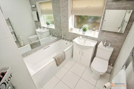 2 bedroom Detached bungalow for sale in Hollies Way, Thurnby, LE7