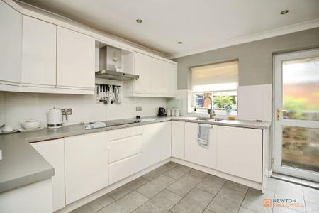 2 bedroom Detached bungalow for sale in Hollies Way, Thurnby, LE7