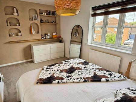 2 bedroom Semi-detached house for sale in Coltsfoot Road, Hamilton, LE5