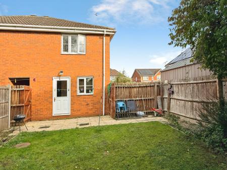 2 bedroom Semi-detached house for sale in Coltsfoot Road, Hamilton, LE5