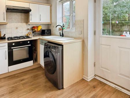 2 bedroom Semi-detached house for sale in Coltsfoot Road, Hamilton, LE5