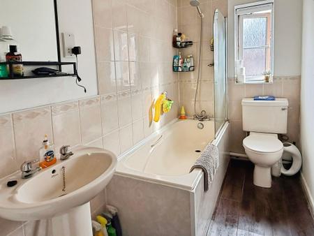 2 bedroom Semi-detached house for sale in Coltsfoot Road, Hamilton, LE5