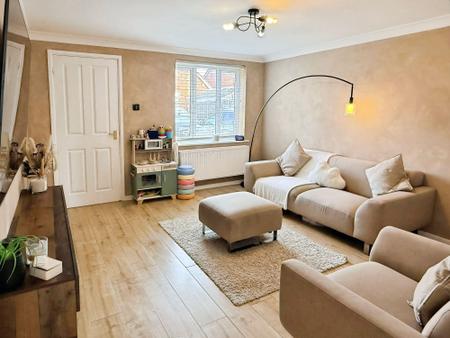 2 bedroom Semi-detached house for sale in Coltsfoot Road, Hamilton, LE5