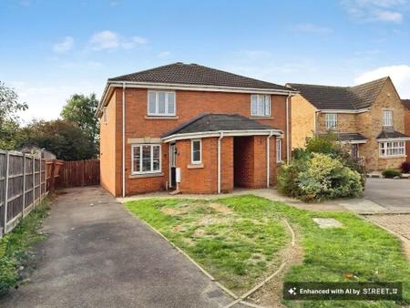 2 bedroom Semi-detached house for sale in Coltsfoot Road, Hamilton, LE5
