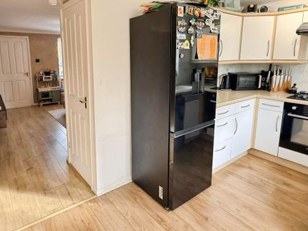 2 bedroom Semi-detached house for sale in Coltsfoot Road, Hamilton, LE5