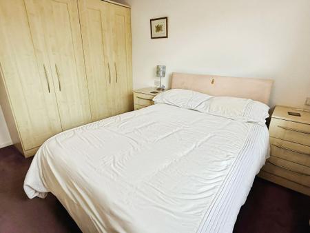 5 bedroom Detached bungalow for sale in Coombe Place, Oadby, LE2