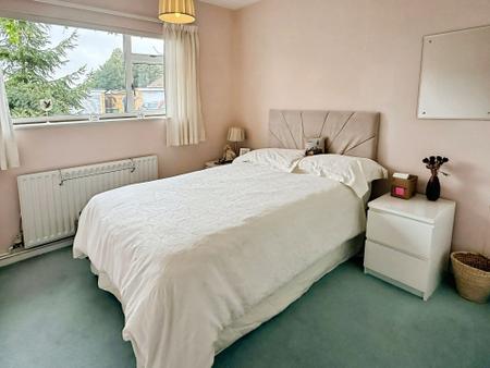 5 bedroom Detached bungalow for sale in Coombe Place, Oadby, LE2