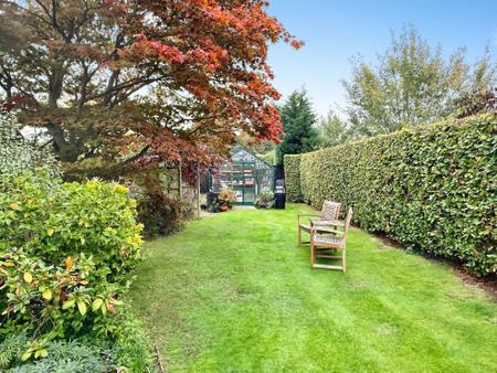 5 bedroom Detached bungalow for sale in Coombe Place, Oadby, LE2
