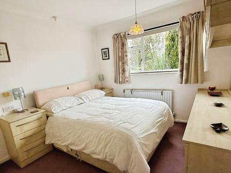 5 bedroom Detached bungalow for sale in Coombe Place, Oadby, LE2