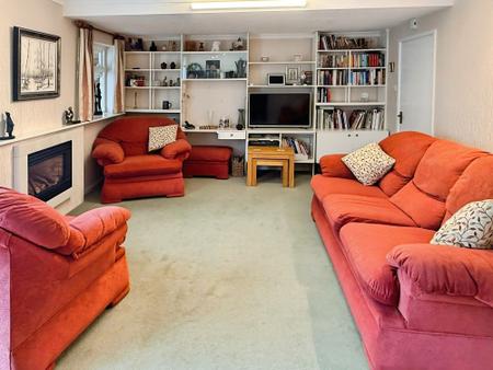 5 bedroom Detached bungalow for sale in Coombe Place, Oadby, LE2