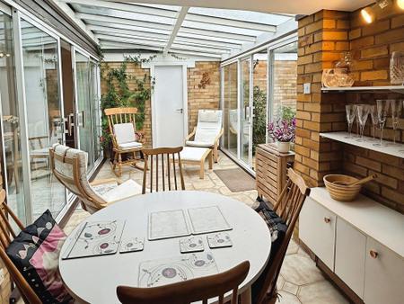 5 bedroom Detached bungalow for sale in Coombe Place, Oadby, LE2