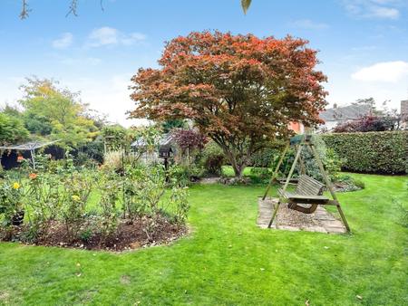 5 bedroom Detached bungalow for sale in Coombe Place, Oadby, LE2