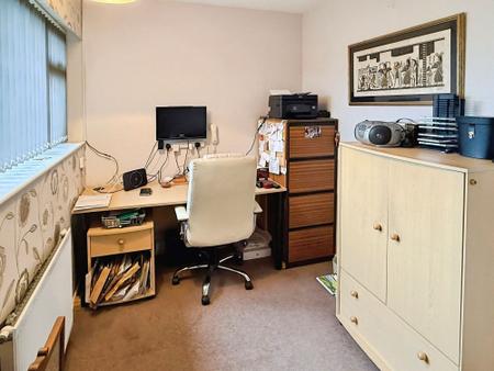 5 bedroom Detached bungalow for sale in Coombe Place, Oadby, LE2