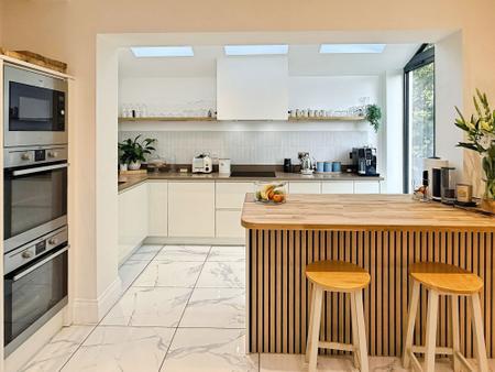 3 bedroom Detached house for sale in Eastcourt Road, Knighton, LE2