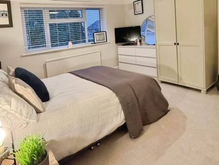 3 bedroom Detached house for sale in Eastcourt Road, Knighton, LE2