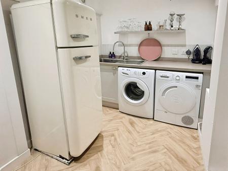 3 bedroom Detached house for sale in Eastcourt Road, Knighton, LE2
