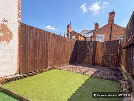 3 bedroom Terraced House to let in Hawthorne Street, Leicester, LE3