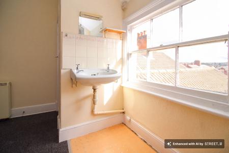 1 bedroom Flat to let in St. James Road, Leicester, LE2