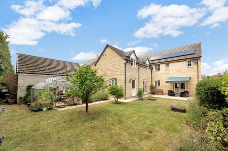 5 bedroom Detached house for sale in Blacksmiths Avenue, Barleythorpe