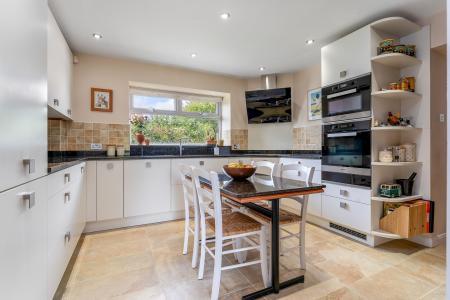 4 bedroom Detached house for sale in Kings Close, Market Overton