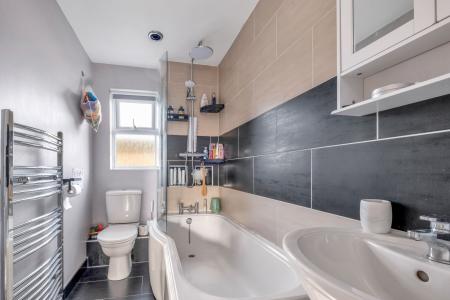 2 bedroom Semi-detached house for sale in Kings Road, Oakham