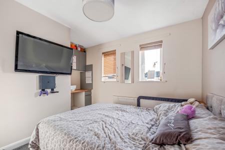 2 bedroom Semi-detached house for sale in Kings Road, Oakham