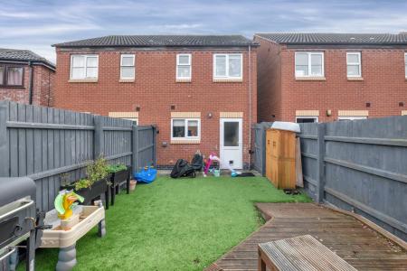 2 bedroom Semi-detached house for sale in Kings Road, Oakham