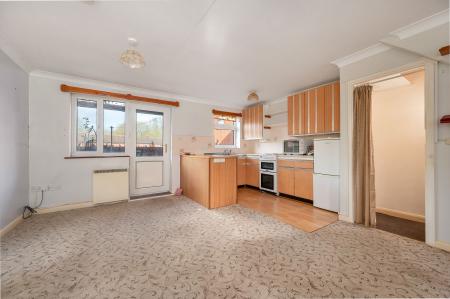 1 bedroom Ground floor flat for sale in Ladywell, Oakham