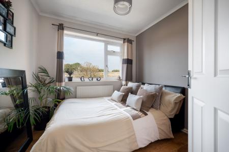 3 bedroom Semi-detached house for sale in Lammas Close, Braunston