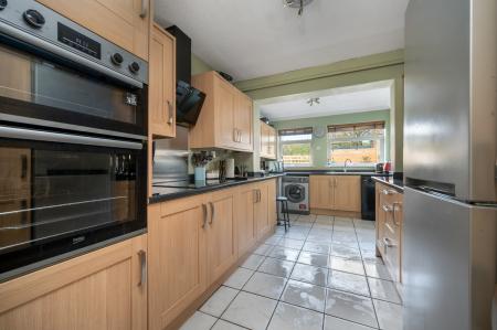 3 bedroom Semi-detached house for sale in Lammas Close, Braunston