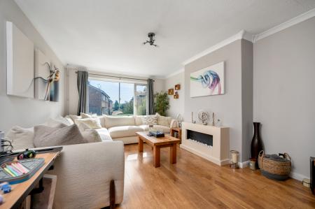 3 bedroom Semi-detached house for sale in Lammas Close, Braunston