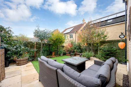 4 bedroom Detached house for sale in Racecourse Road, Barleythorpe