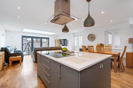 3 bedroom Link detached house for sale in Seaton Road, Glaston