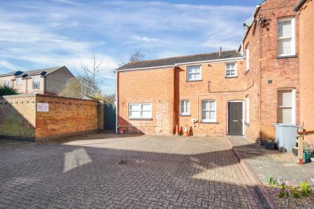 2 bedroom Retirement property for sale in Baines Court, South Street, Oakham