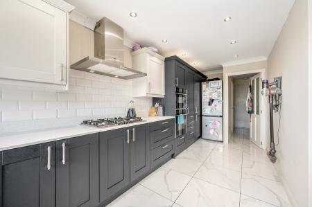 5 bedroom Semi-detached house for sale in Welland Way, Oakham