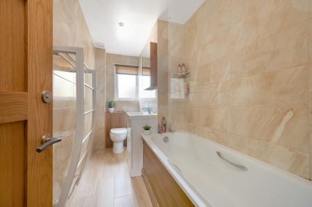 2 bedroom Maisonette for sale in Willow Crescent, Oakham