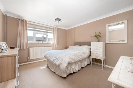 2 bedroom Maisonette for sale in Willow Crescent, Oakham