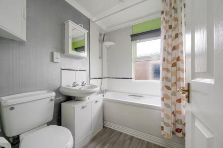 2 bedroom Park home for sale in Lonsborough Gardens, Langham