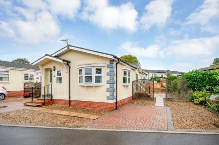 2 bedroom Park home for sale in Lonsborough Gardens, Langham