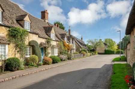 4 bedroom Cottage for sale in Top Street, Exton