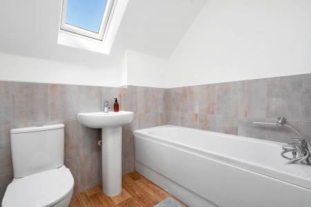 4 bedroom Town house to let in Stud Road, Barleythorpe, Oakham, LE15