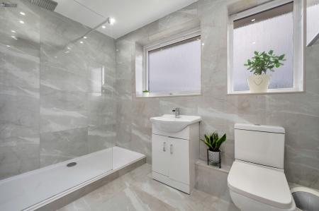 5 bedroom Detached house for sale in Balmoral Road, Oakham