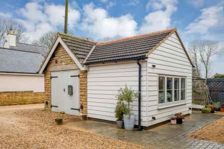 3 bedroom Bungalow for sale in Spinney Lane, Stretton