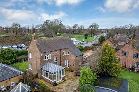 4 bedroom Detached house for sale in Burley Road, Oakham