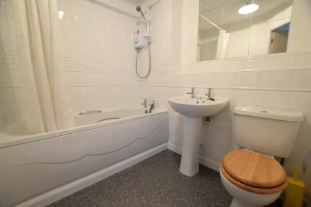 2 bedroom Flat to let in Linnet Court, Uppingham, Uppingham, LE15