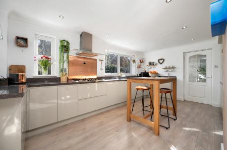 4 bedroom Detached house for sale in Schofield Road, Oakham