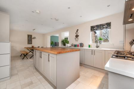 4 bedroom Detached house for sale in Blacksmiths Avenue, Barleythorpe