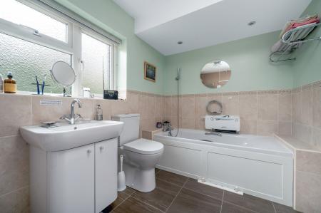 4 bedroom Detached house for sale in Burley Road, Oakham